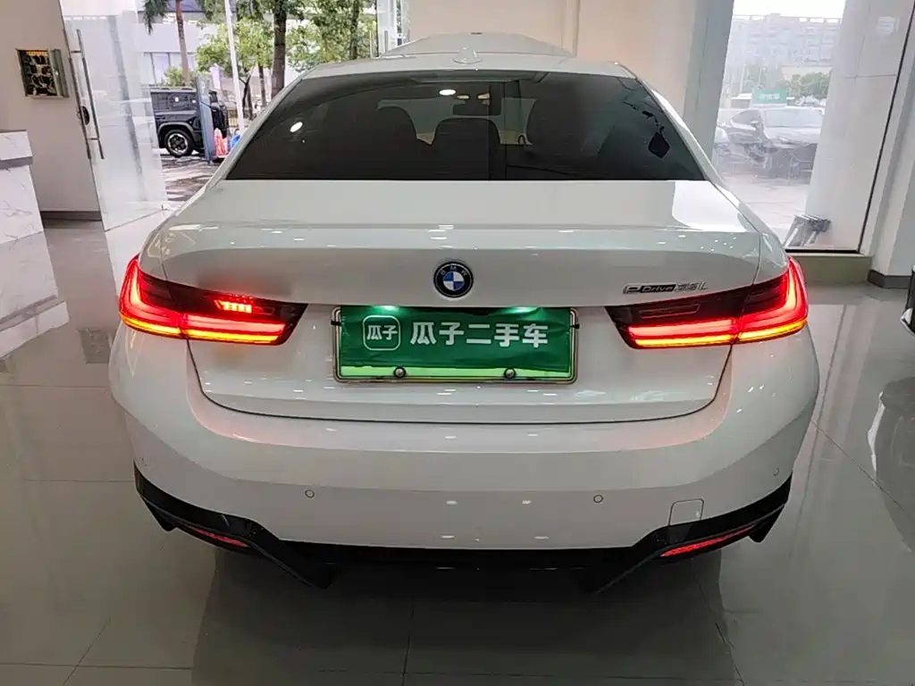 BMW i3 — миниатюра 6