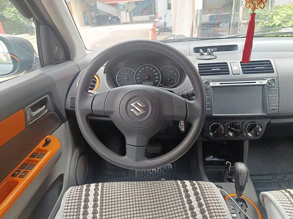Suzuki Swift — миниатюра 3