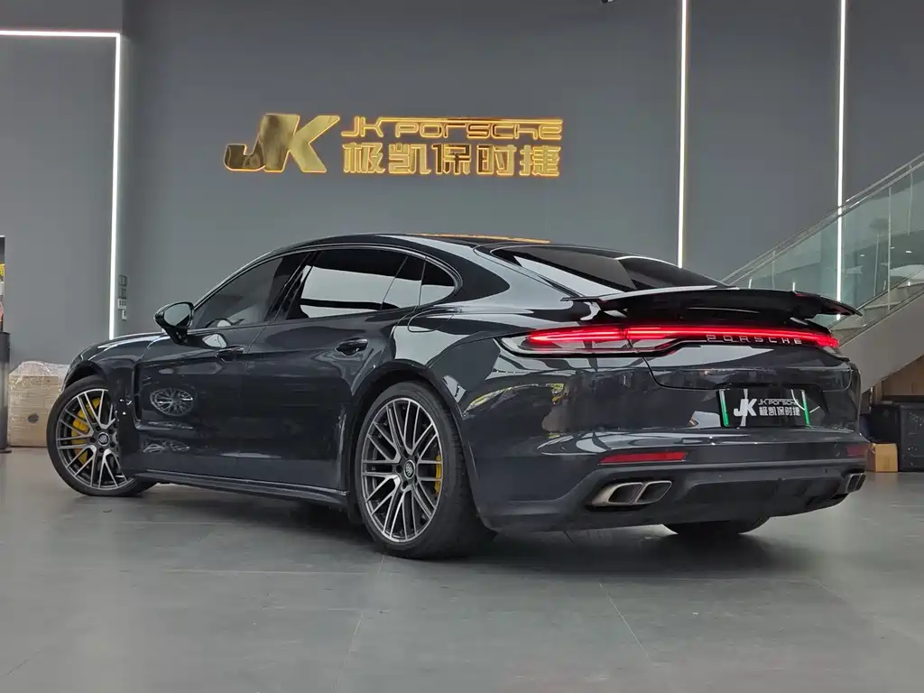 Porsche Panamera Hybrid — миниатюра 11