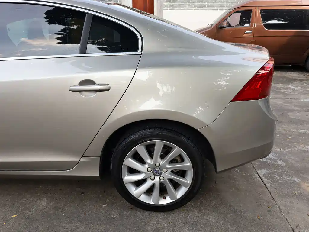 Volvo S60 — миниатюра 27