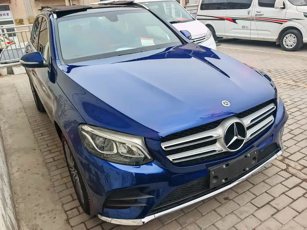 MERCEDES-BENZ GLC