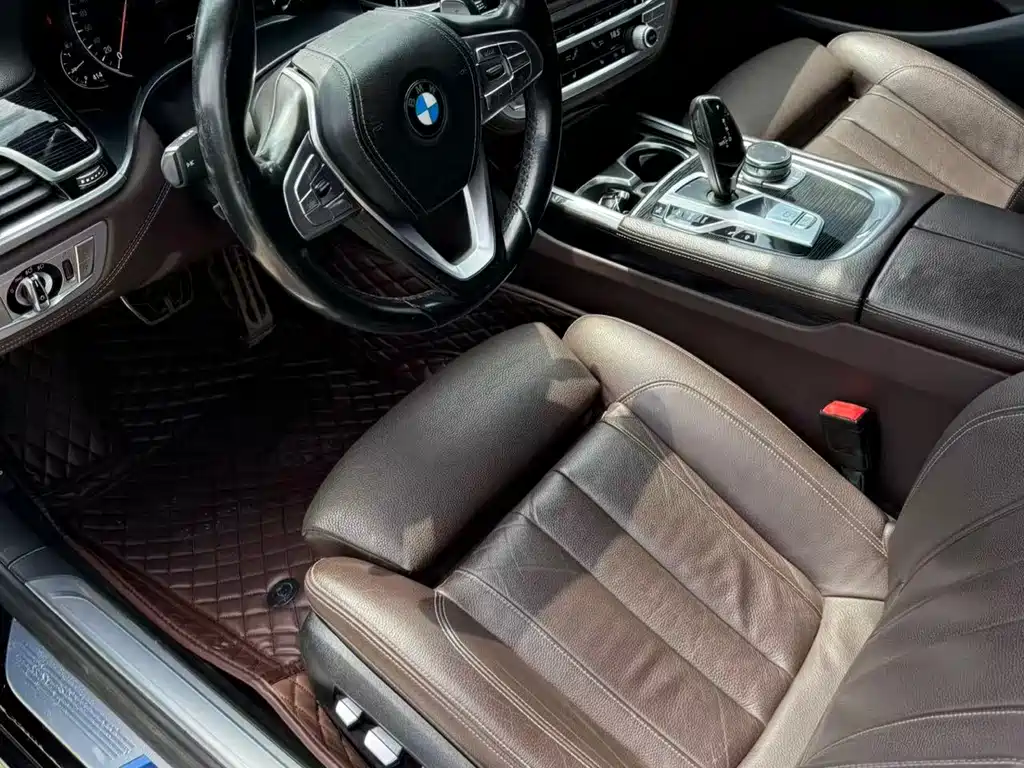 BMW 7 Series — миниатюра 3