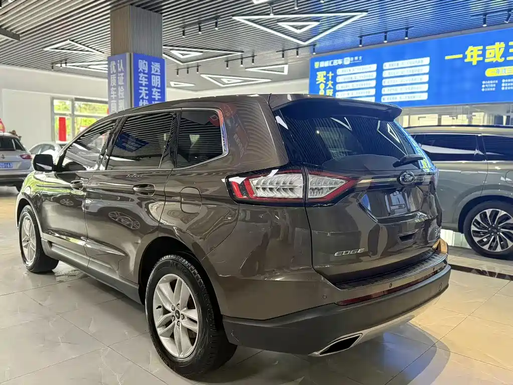Ford Edge — миниатюра 8