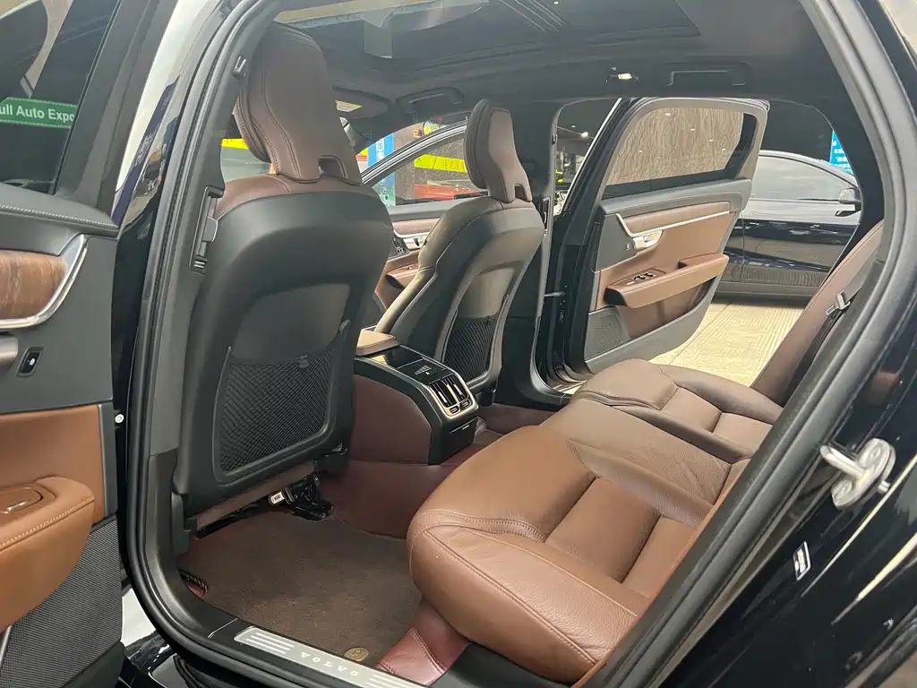 Volvo S90 — миниатюра 12