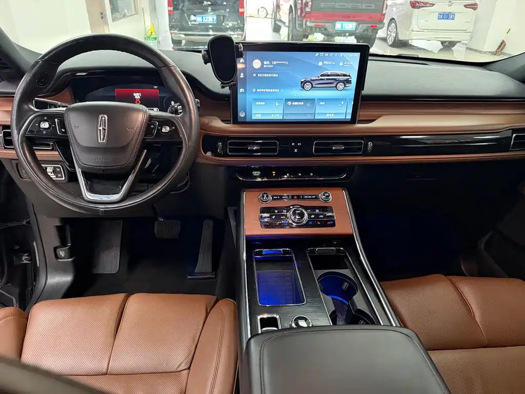 Lincoln Aviator (Import) — миниатюра 6