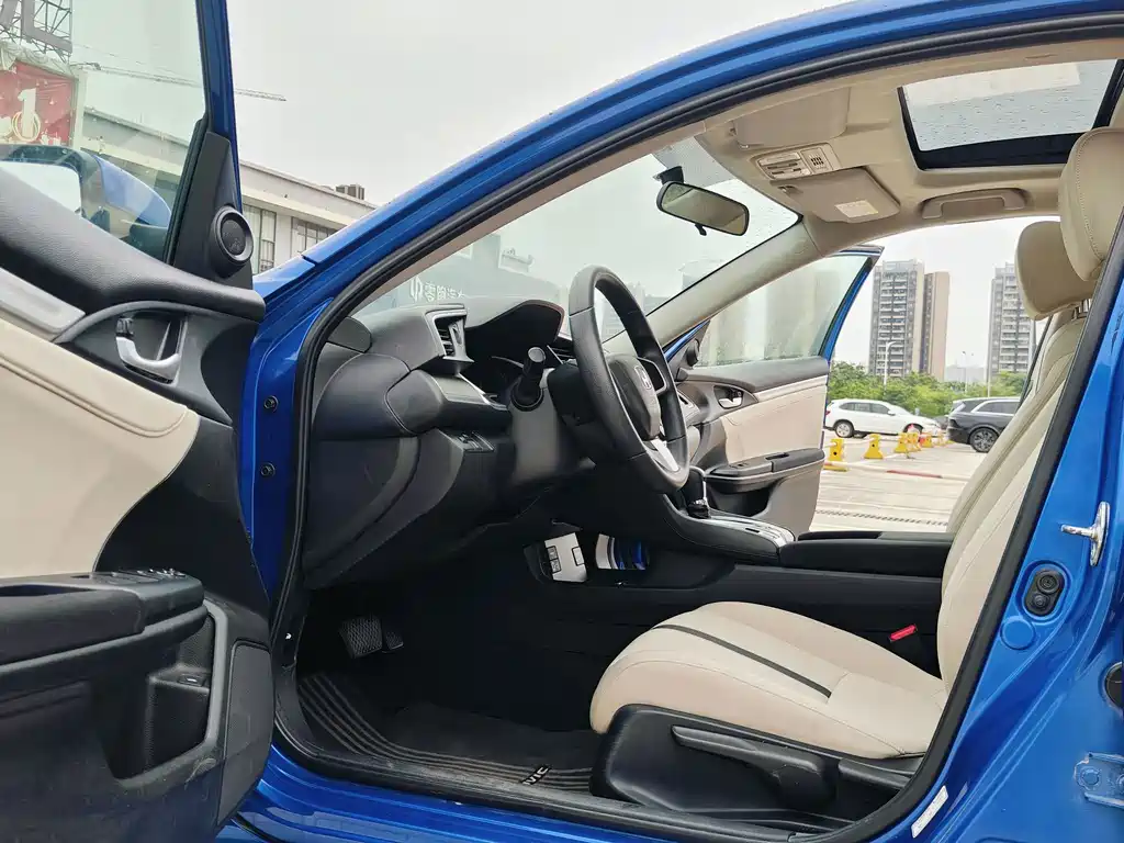 Honda Civic — миниатюра 10