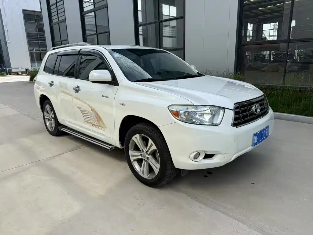 Toyota Highlander 2011 2.7L 7 мест Luxury