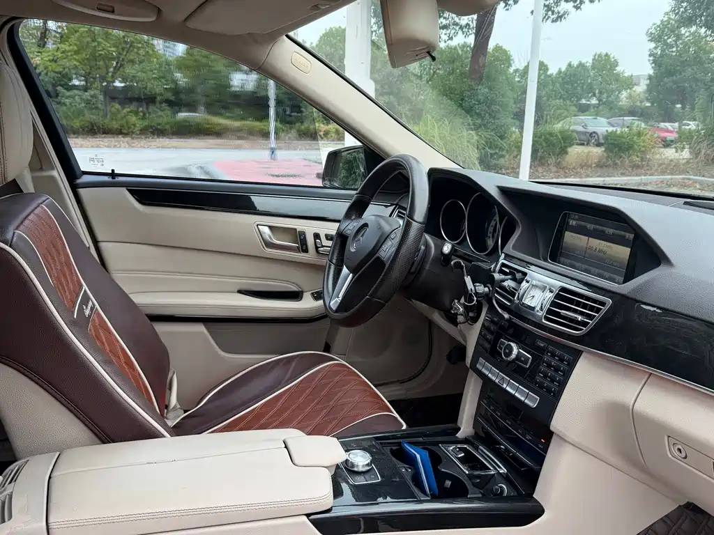 Mercedes-Benz E-Class — миниатюра 18