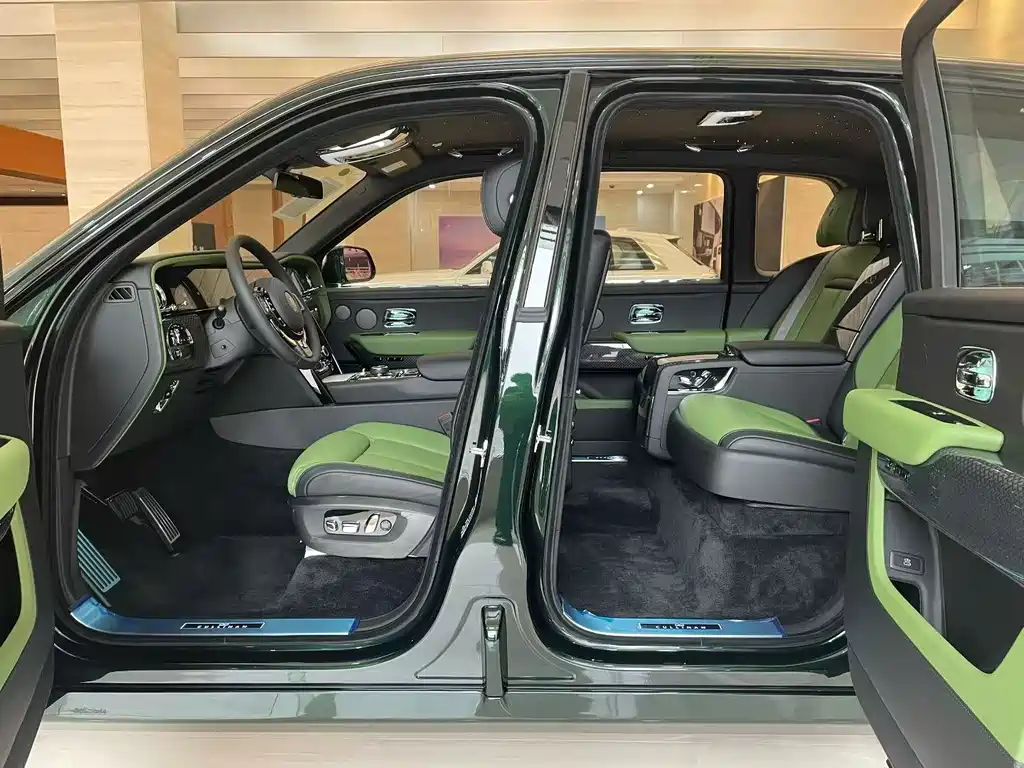 ROLLS-ROYCE CULLINAN