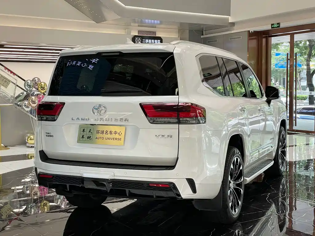 Toyota Land Cruiser 2023 3.5T VX-R