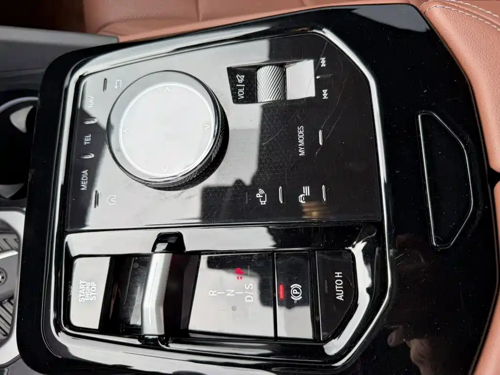 BMW 5 Series — миниатюра 7