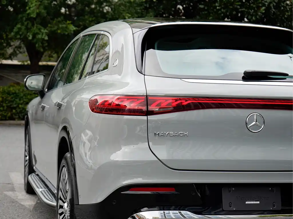 Mercedes-Benz EQS SUV — миниатюра 6
