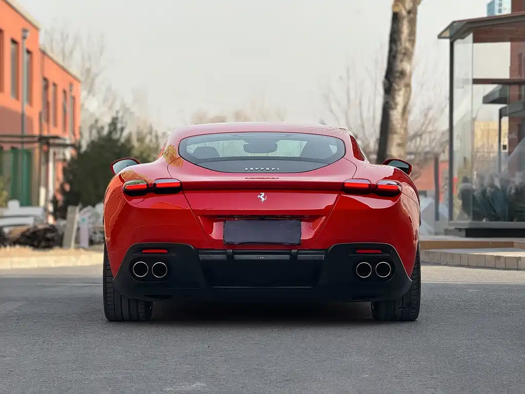 FERRARI ROMA