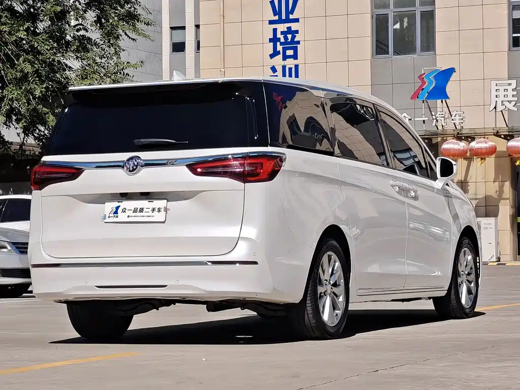 Buick GL8 — миниатюра 7