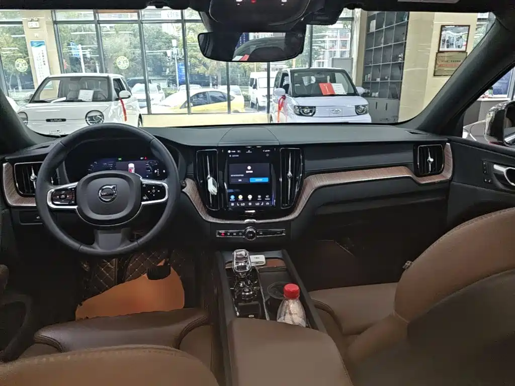 Volvo XC60 — миниатюра 10