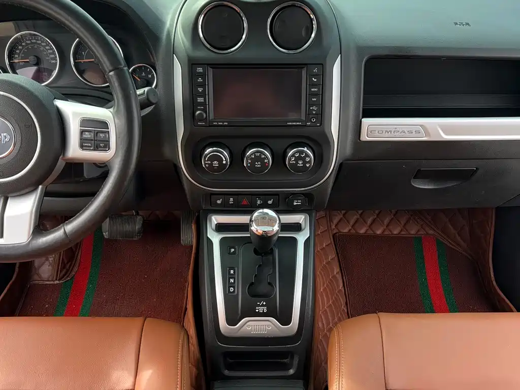Jeep Compass (Import) — миниатюра 8
