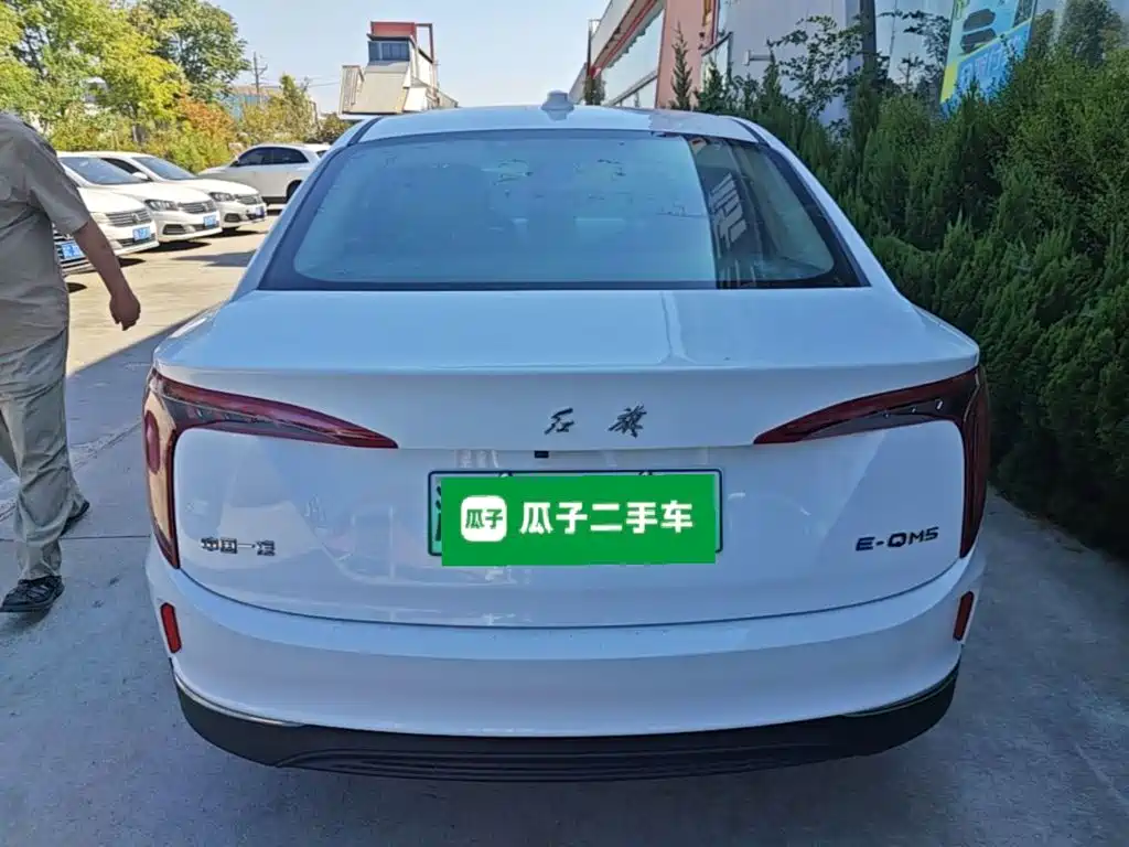 Hongqi Hongqi E-QM5 — миниатюра 6
