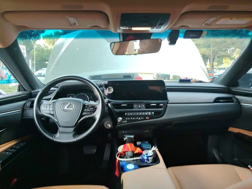 Lexus ES — миниатюра 9