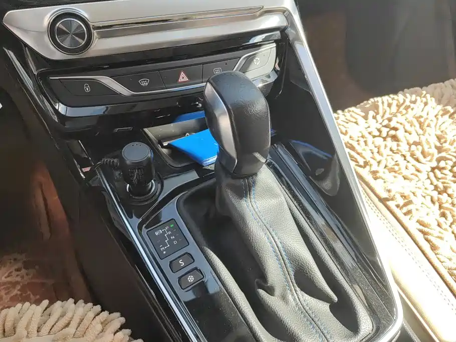 Peugeot 308 — миниатюра 16