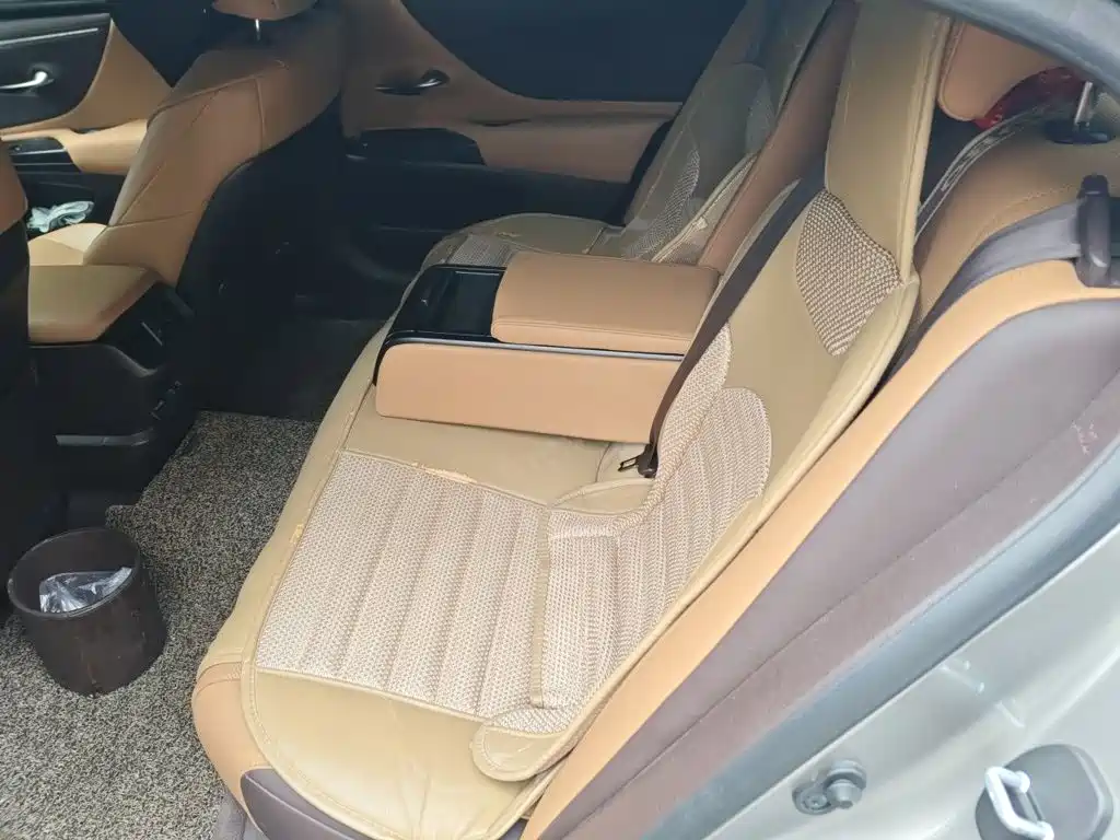 Lexus ES — миниатюра 15