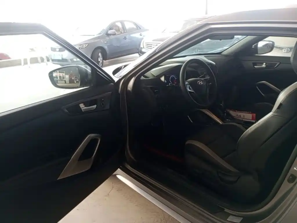 Hyundai Veloster — миниатюра 16