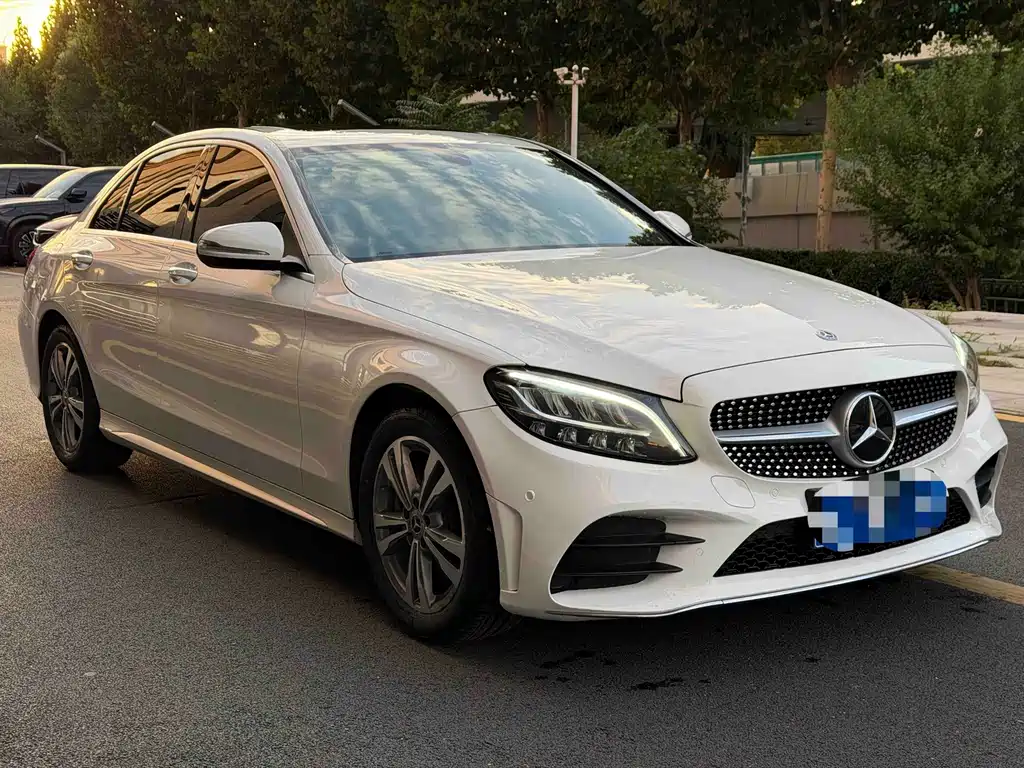 Mercedes-Benz C-Class — миниатюра 3