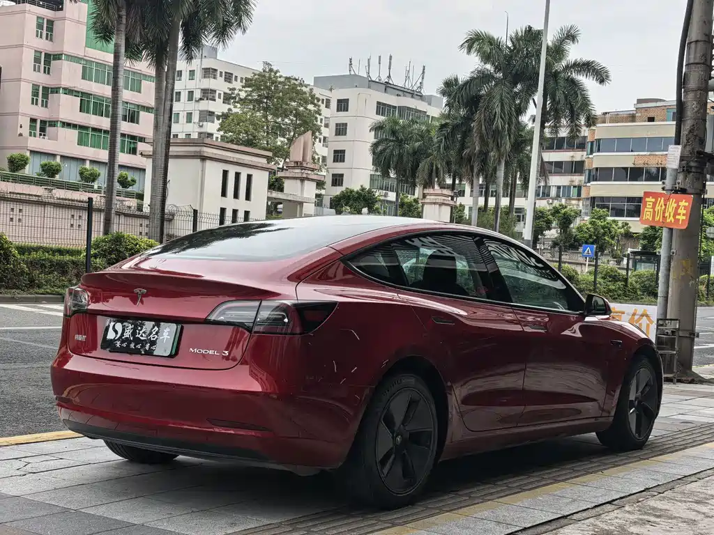 Tesla Model 3 — миниатюра 4