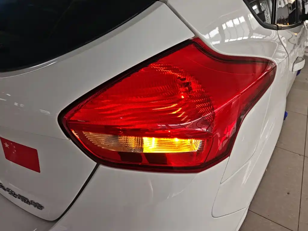 Ford Focus — миниатюра 8