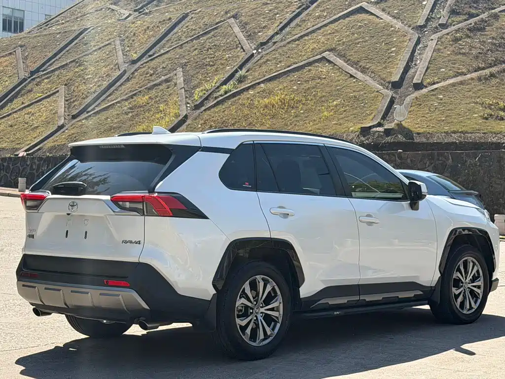 TOYOTA RAV4 RONGFANG