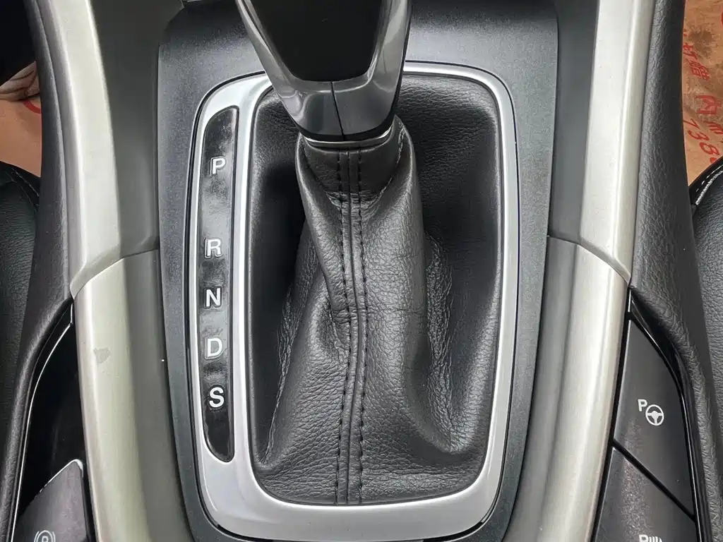 Ford Mondeo — миниатюра 18