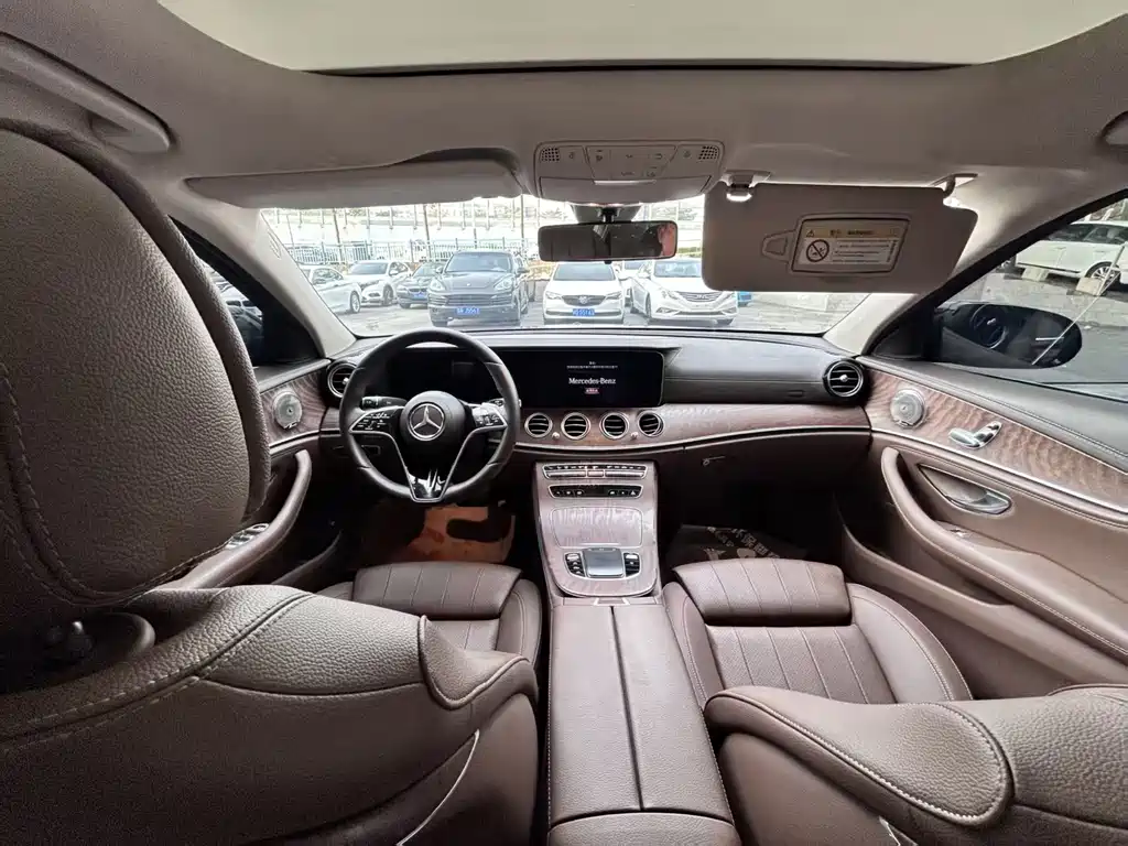 Mercedes-Benz E-Class — миниатюра 9