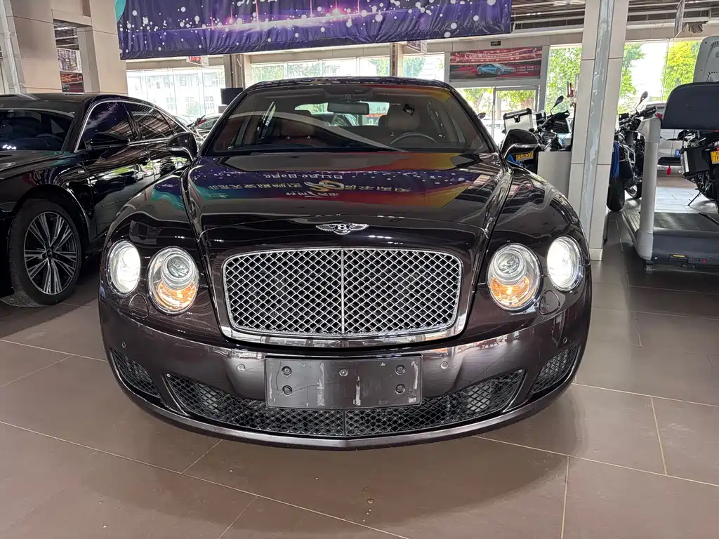 Bentley Flying Spur 2010 6.0T мест