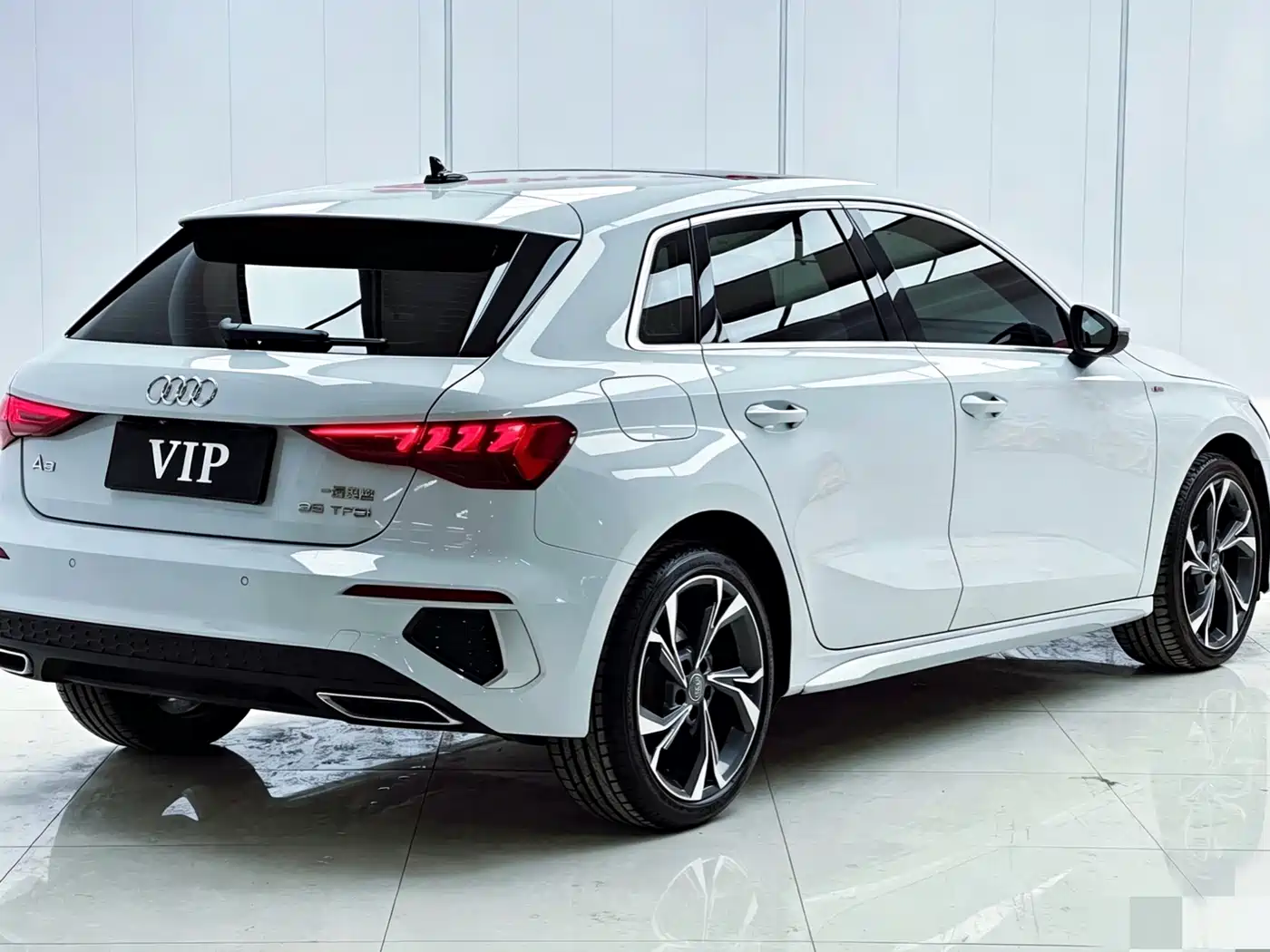 Audi A3 id 4617114 из Китая 16