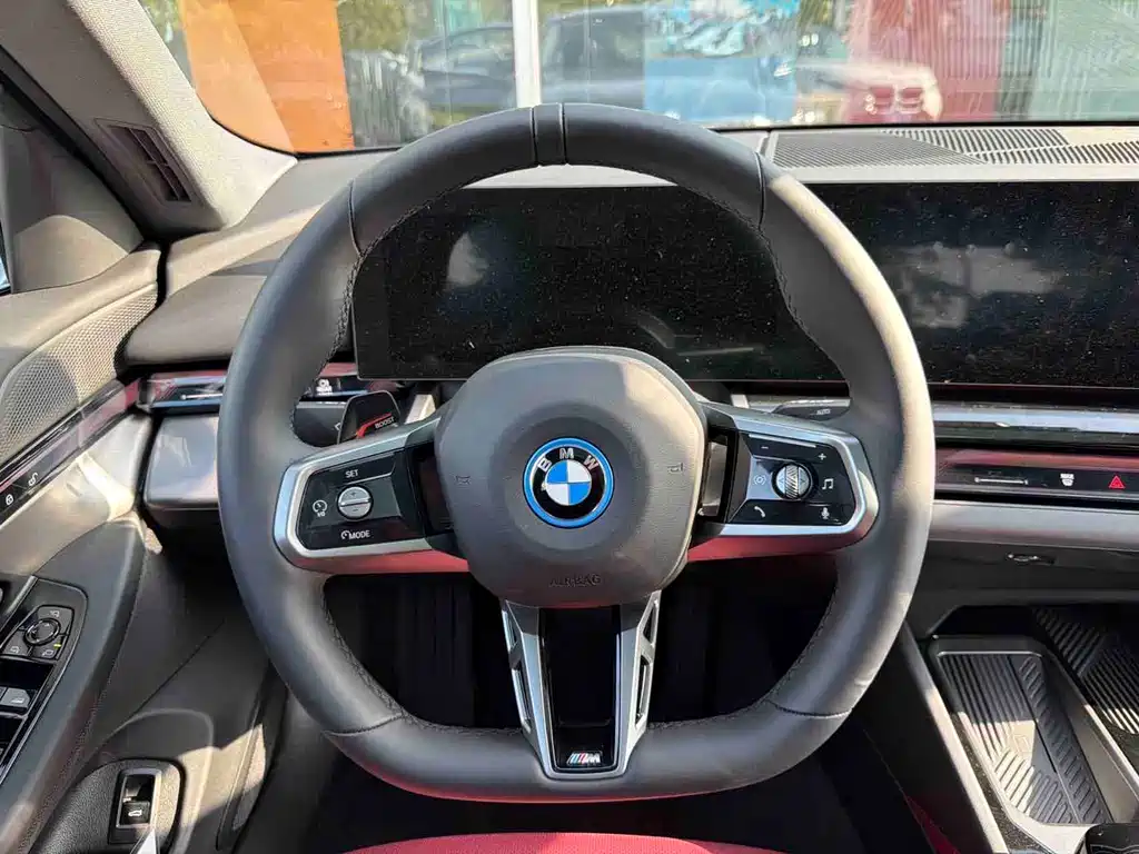 BMW i5 — миниатюра 11