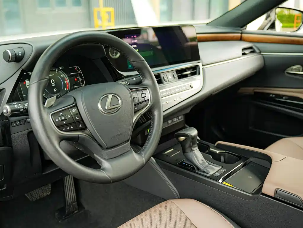 Lexus ES 2024 200 Premium