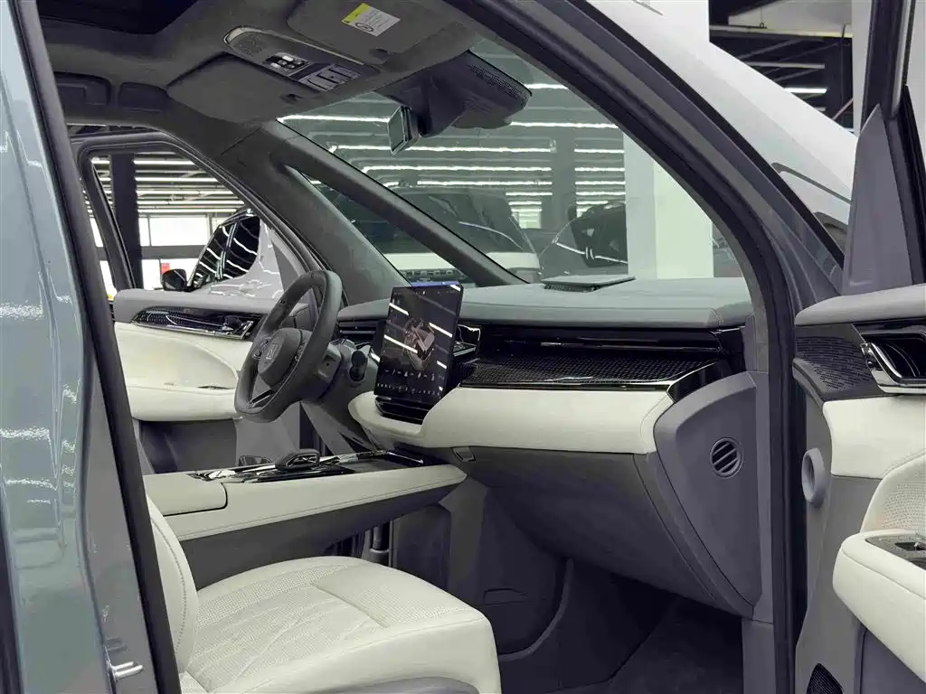 Zeekr 009 2024 мест Executive 108kWh