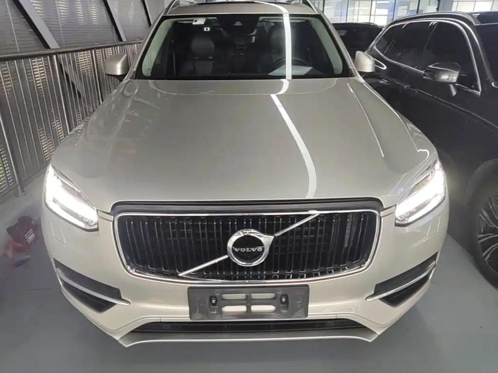Volvo XC90 2015 T6 7 мест