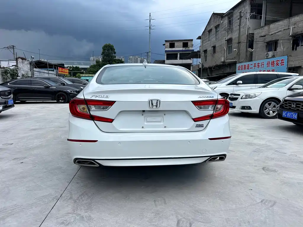 Honda Accord 2018 260TURBO Luxury VI
