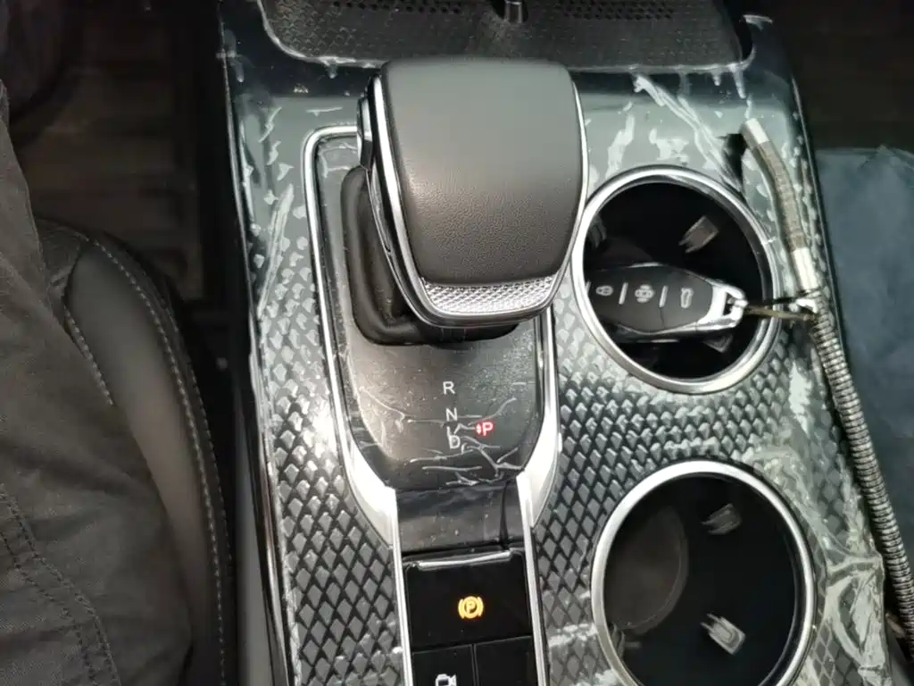 Hongqi Hongqi HS3 PHEV — миниатюра 14