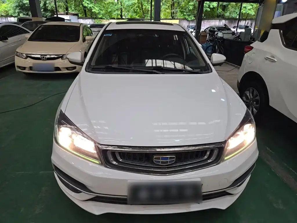 Geely Emgrand — миниатюра 3