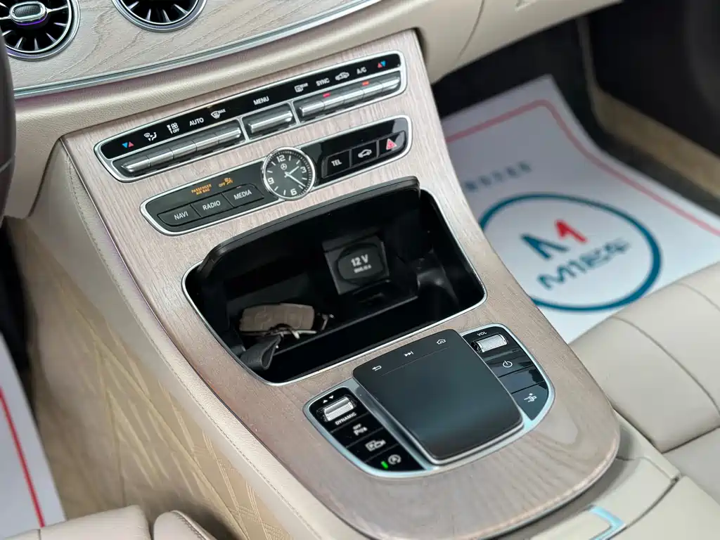 MERCEDES-BENZ E CLASS