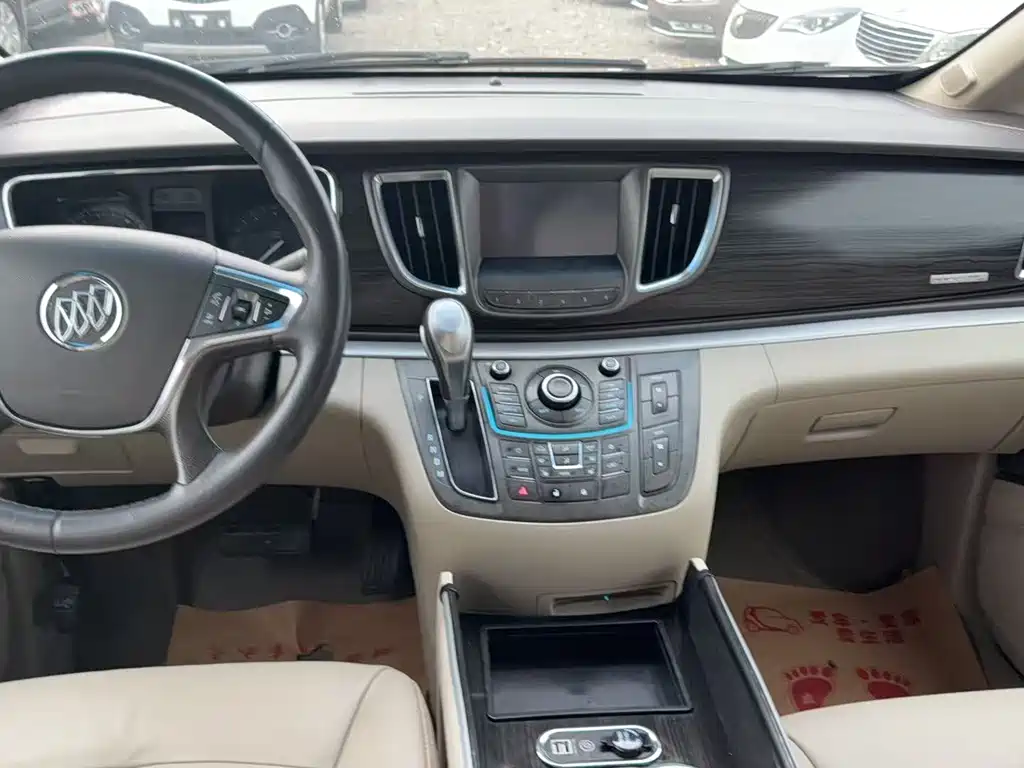 Buick GL8 2011 3.0L XT Luxury Flagship