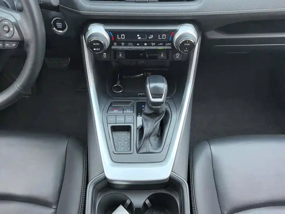 Toyota RAV4 2.0L CVT 2WD Elegant Plus Edition, фото 16