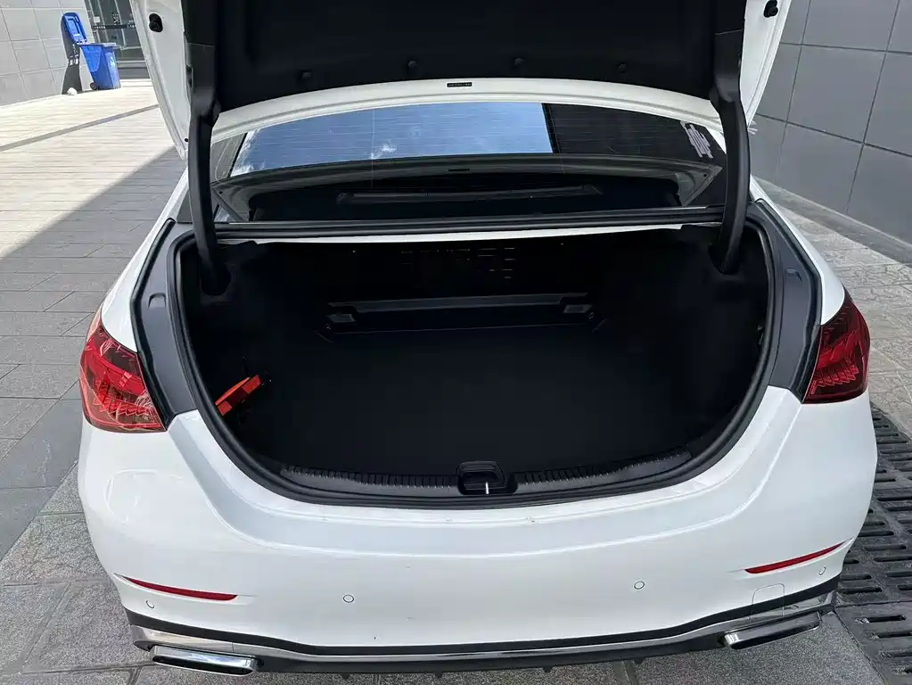 Mercedes-Benz C-Class — миниатюра 38