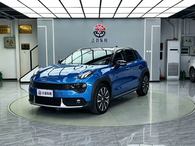 2019 Lynk & Co 02