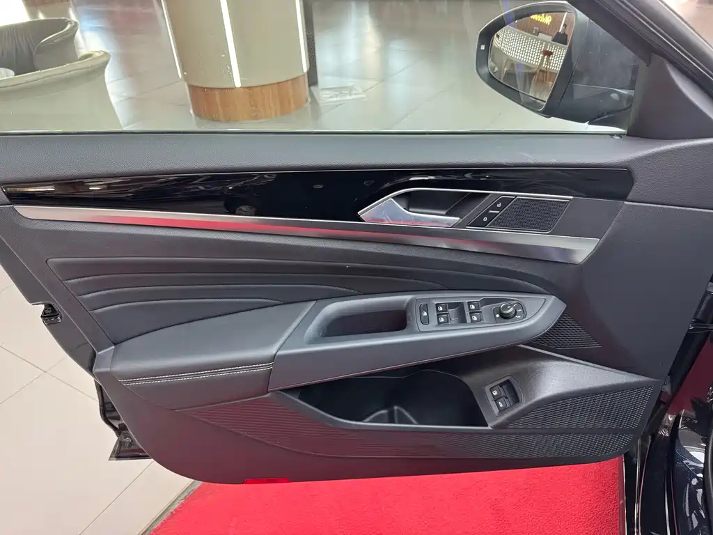 VOLKSWAGEN PASSAT NEW ENERGY