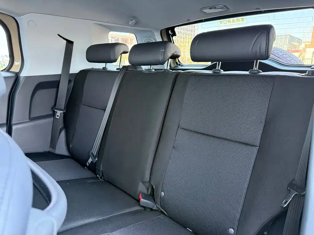 Toyota FJ Cruiser — миниатюра 15