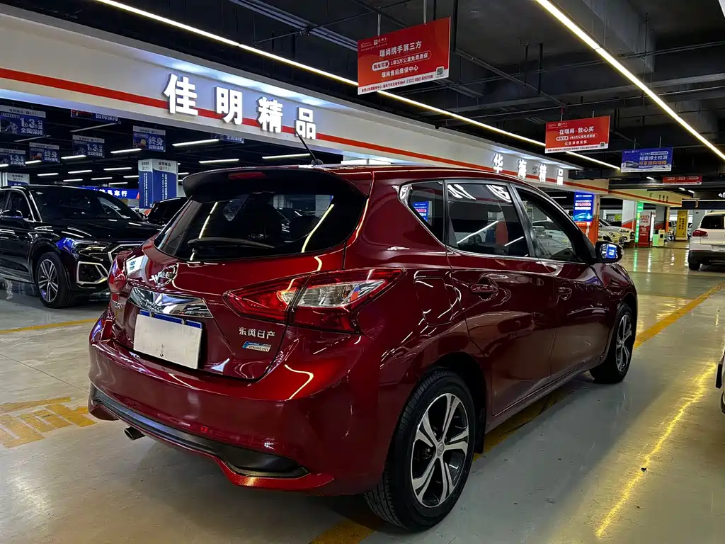 Nissan Tiida — миниатюра 14