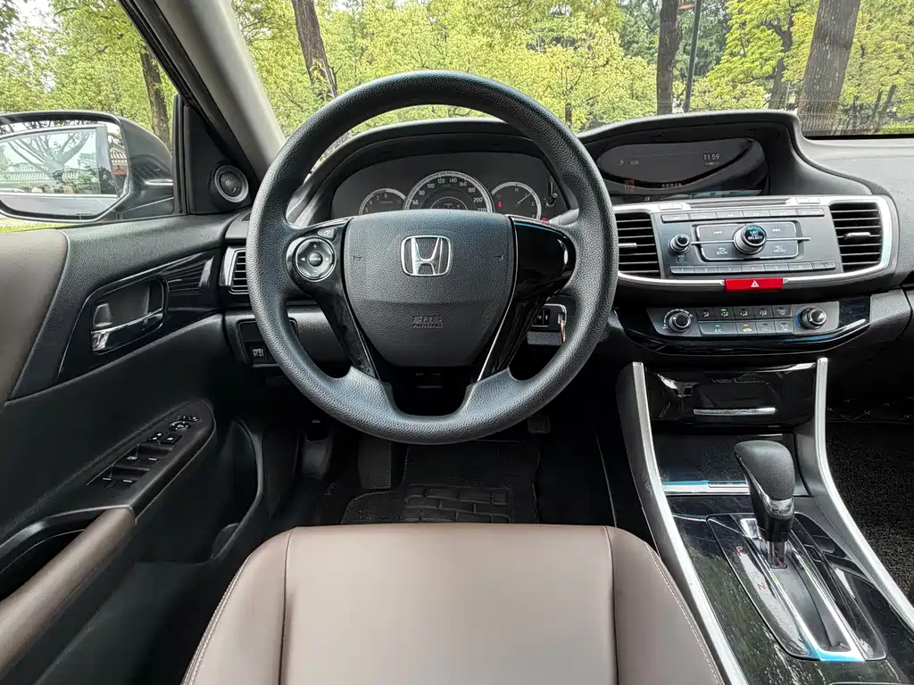 Honda Accord — миниатюра 11