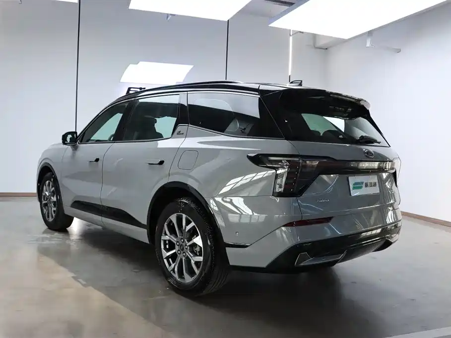 Ford Edge 2023 L 2.0T EcoBoost мест